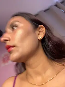 -BabyLuna online show from April 18, 1:13 pm