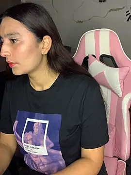 -BabyLuna online show from April 16, 1:44 pm