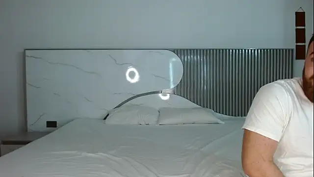 hotcouplexx1 online show from April 16, 12:33 am