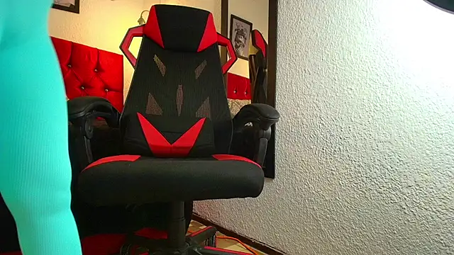 AiraMoreau online show from March 20, 7:52 pm