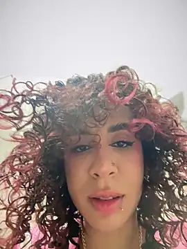 Woo isDaphne online show from February 28, 1:05 am