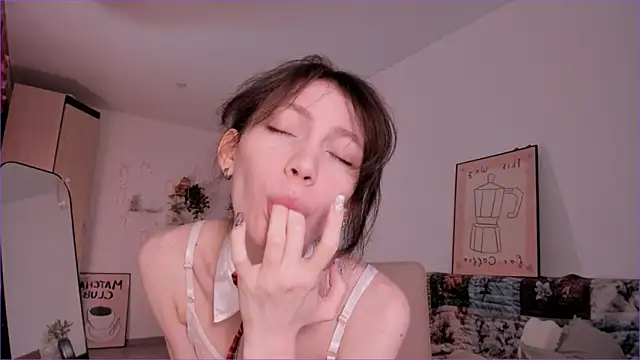 MiaPimmy online show from April 19, 4:12 am