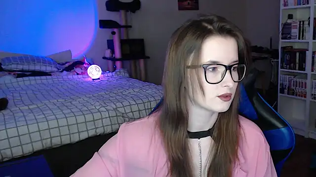 LunaXcherry online show from April 1, 4:48 pm