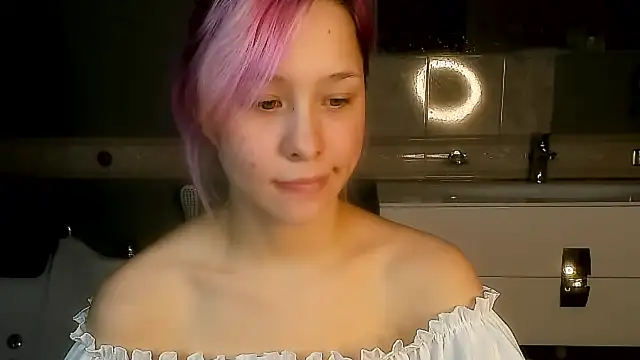 EmilyTrase online show from April 6, 4:46 am