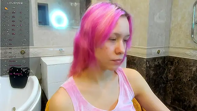 EmilyTrase online show from March 29, 1:04 am