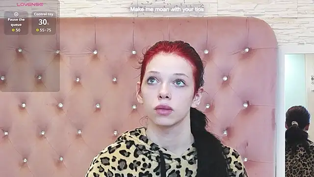 PeachyElla26 online show from March 14, 1:34 pm