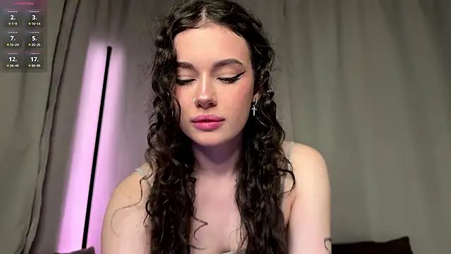 Moonfaairy online show from March 26, 7:15 pm