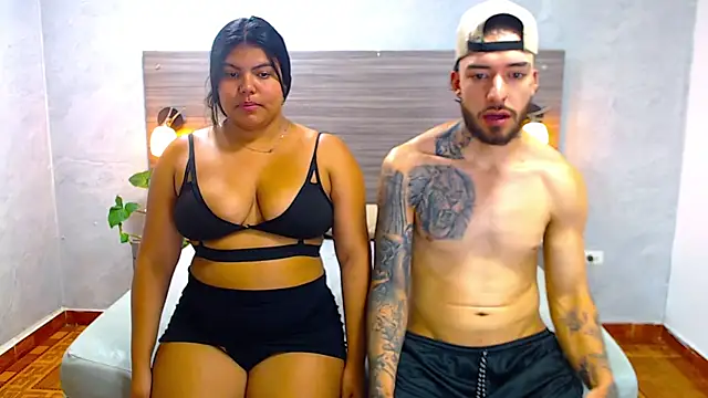 Paulina And Tayron online show from February 12, 7:59 pm