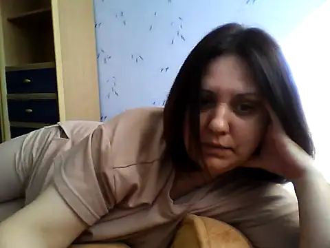 LockyCharm111 online show from April 20, 1:03 pm