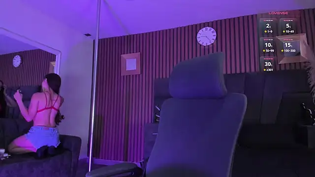 DulcePrince  online show from April 4, 8:29 pm