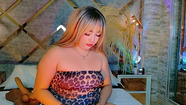 Hannah-Prada online show from April 18, 12:18 pm