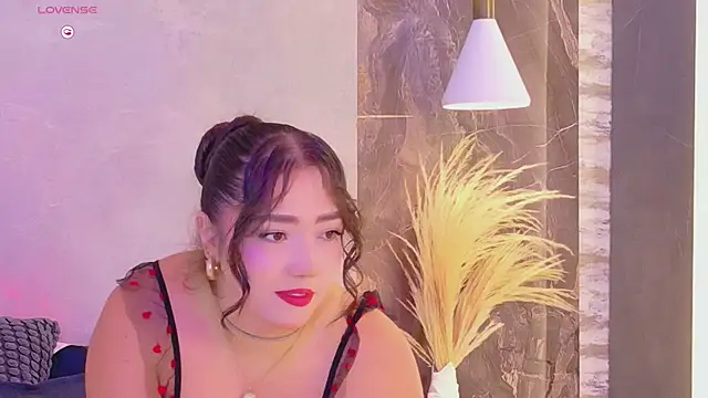 Hannah-Prada online show from February 24, 10:47 am