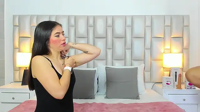 paola katy dicks online show from March 30, 1:33 pm