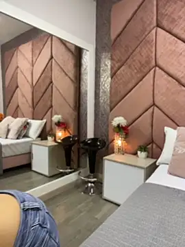 Sunny Linn online show from April 13, 10:27 am