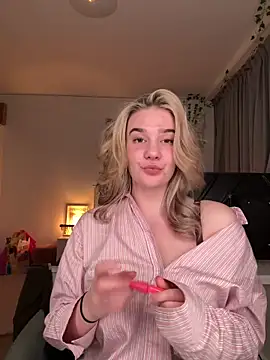 SexyVeloura online show from March 5, 8:04 pm