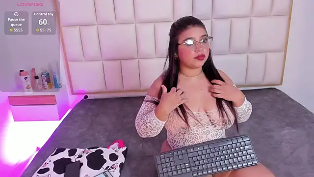 abigail johnson online show from April 16, 2:23 am