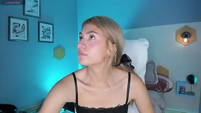 Chris Velvett online show from March 22, 8:04 pm