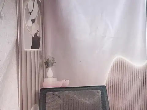 Girl-crazy1 online show from March 1, 6:57 am