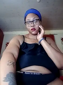 ShantelBootyBoobs online show from April 17, 9:00 am