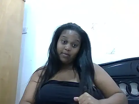 PerlaCurvasgrandes online show from February 19, 2:55 am