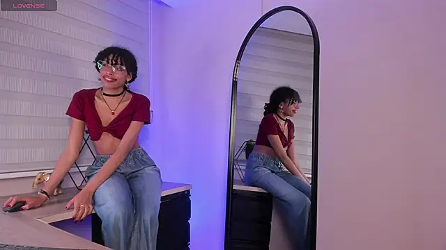 Tamia 25 online show from March 30, 7:35 pm