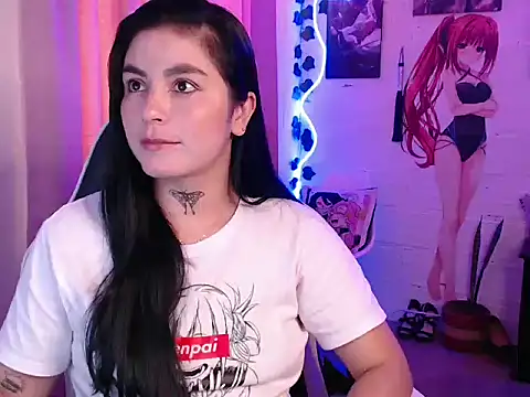 Snapshot of JanineRae chatting on February 18, 7:35 pm JanineRae online show from February 18, 7:35 pm