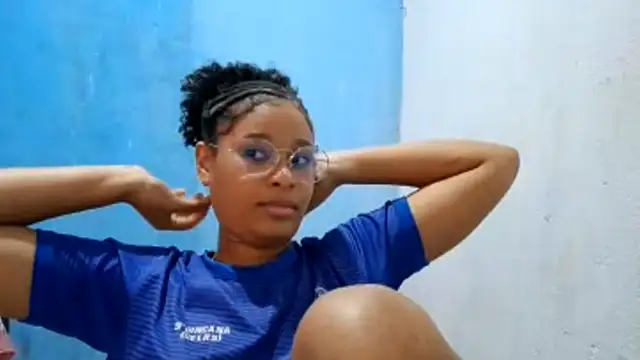 MadelynStamant online show from April 13, 1:12 pm