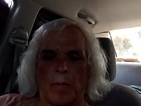 dustbunny64 online show from April 13, 12:01 am