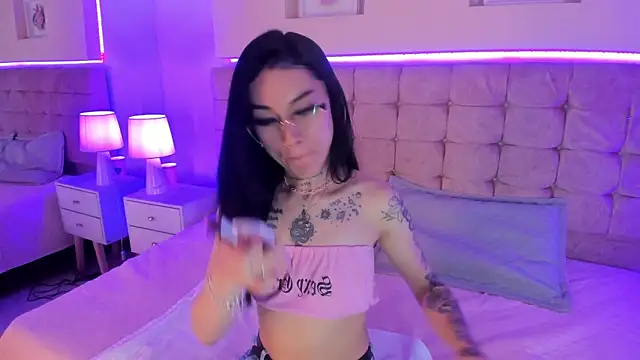 Megan Morphy online show from February 21, 1:12 pm