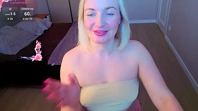 MonikaFoxys online show from February 28, 4:45 am