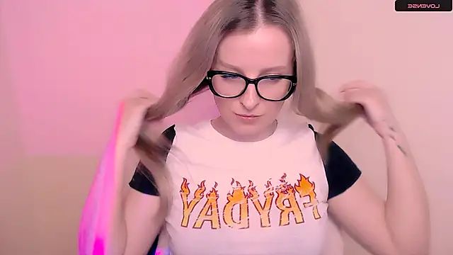 AnnePeach online show from April 9, 6:13 pm