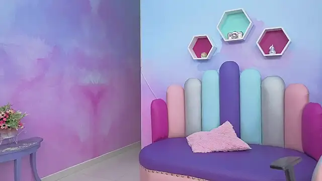 Isabellaa Rosee online show from April 2, 9:01 pm