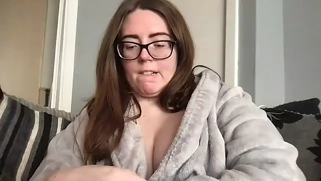 CurvyBx online show from March 4, 4:24 pm