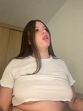 Sofi Collinss online show from March 10, 9:41 pm