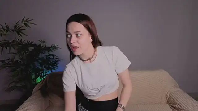 parrot kisha online show from April 21, 10:00 am