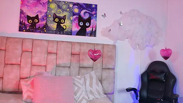 MiiaBlumm  online show from April 14, 3:34 pm