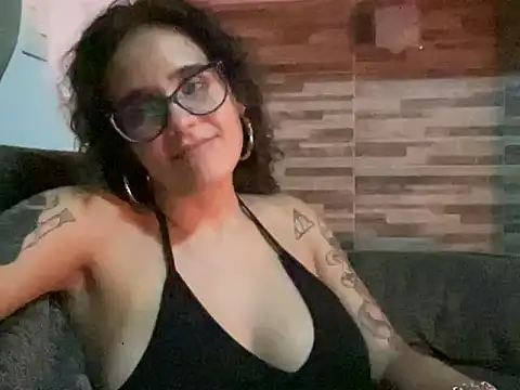 curlybb55 online show from March 5, 4:08 am