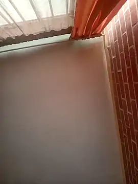 kiki milu online show from April 3, 5:00 pm