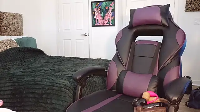 LanayaOnline online show from April 11, 10:13 pm