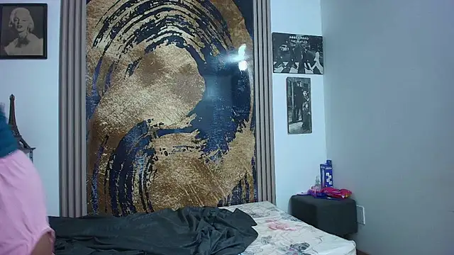 raven robin  online show from March 18, 3:22 am