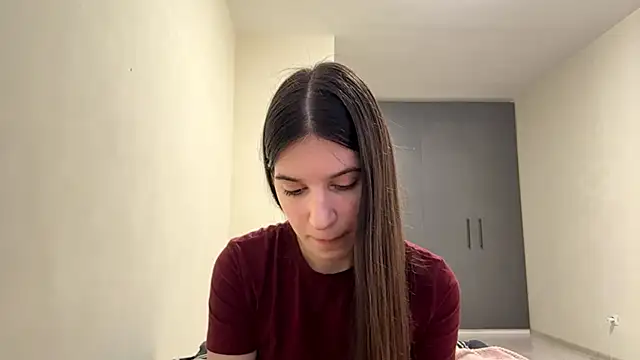 NiaWelchel online show from February 16, 9:09 am