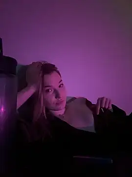 EmmaTurners online show from March 15, 6:10 pm