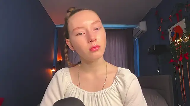 Anna Kare online show from March 6, 1:28 pm