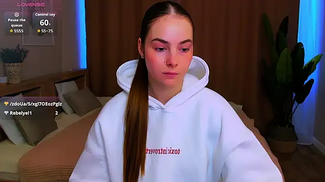 Maddy Wood  online show from March 5, 8:43 am