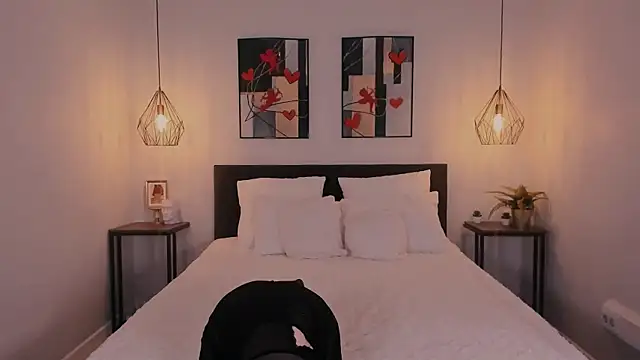 tsunamy pink online show from March 10, 1:04 pm