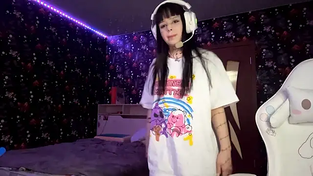 Luna Sohotti online show from March 13, 3:35 pm