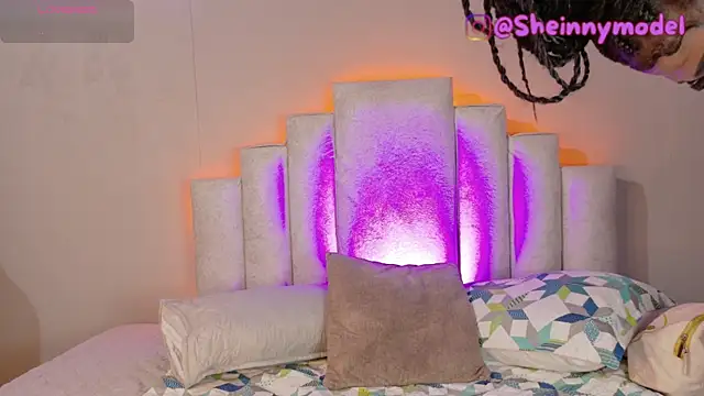 Sheinny brown1 online show from April 2, 8:06 pm