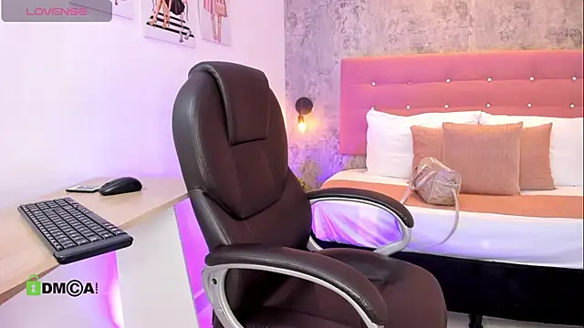 brithanycampbell online show from April 7, 12:29 pm