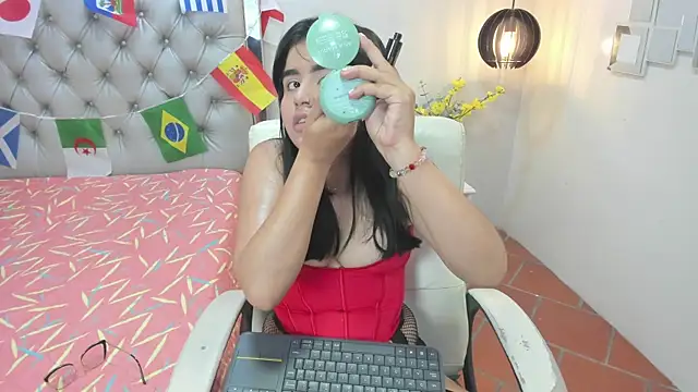 mila quin online show from June 16, 7:59 pm