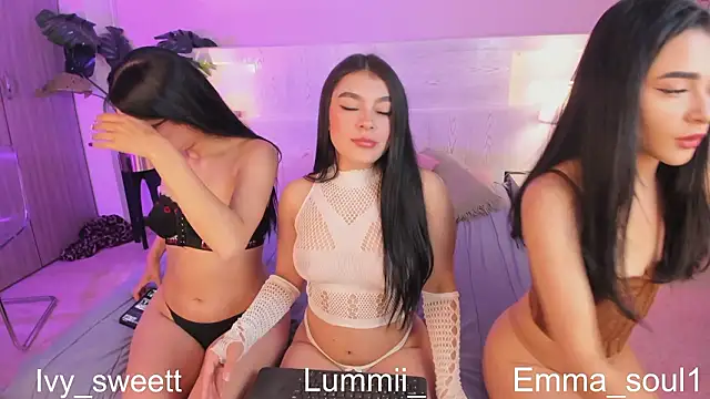 Lummii  online show from March 26, 8:21 pm